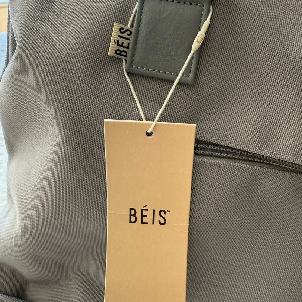 BRAND NEW WITH TAGS Beis Weekender Bag - Picture 1 of 7